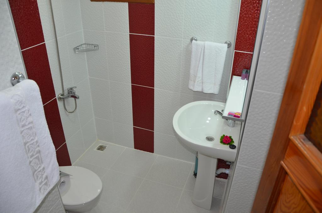 Dilek Hotel Menderes エクステリア 写真