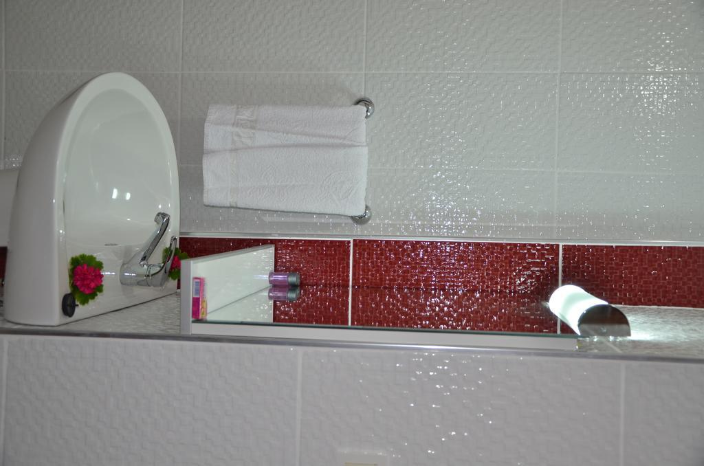 Dilek Hotel Menderes エクステリア 写真